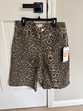 NWT Leopard Print Denim Bermuda Shorts by CALI 1850 SIZE 7